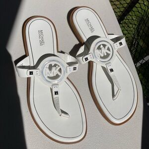 Michael Kors Optic White Leather Aubrey Cutout Thong Slides Sandals Silver Studs
